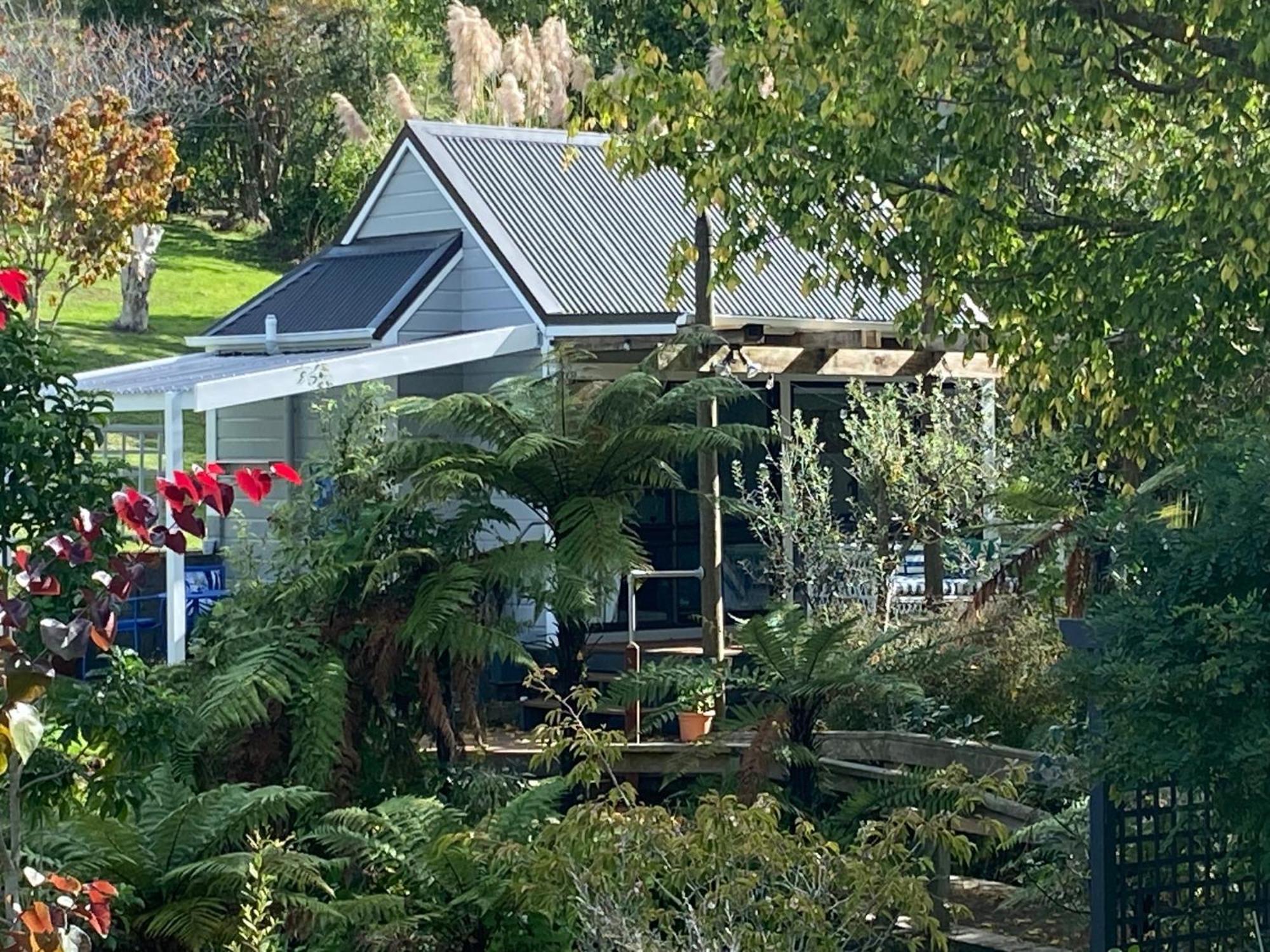 Superb Studio Retreat With Spa, Pool & Bbq Access Whanganui Exterior foto